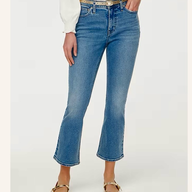Old Navy- The Flirt Mid Rise Ankle Length Jean. Size: 12 Short